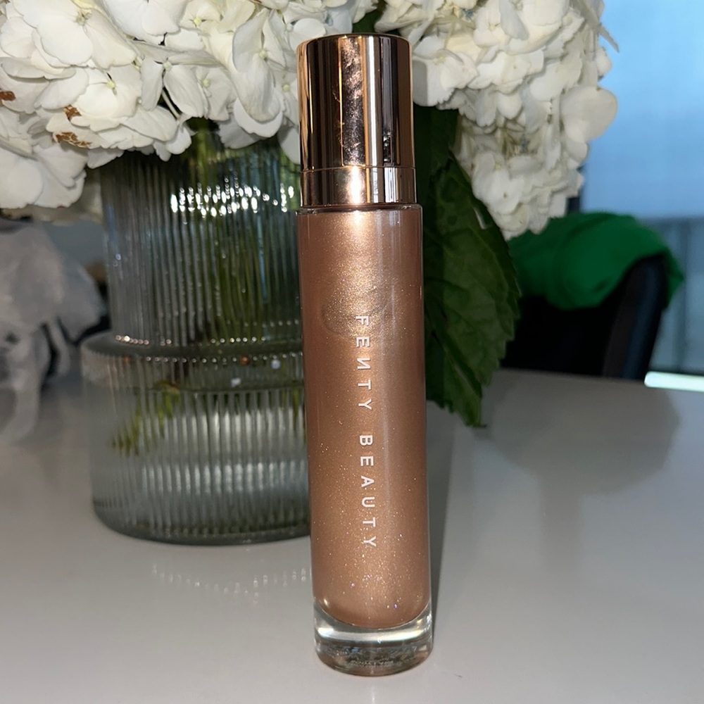 Fenty Beauty Body Lava “Who Needs Clothes?!” Body Illuminator